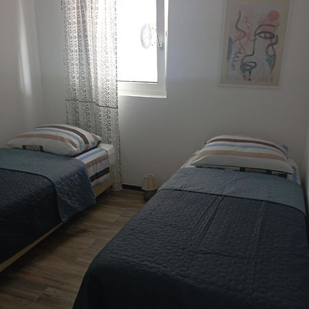 Apartments Frigan Maslenica Buitenkant foto