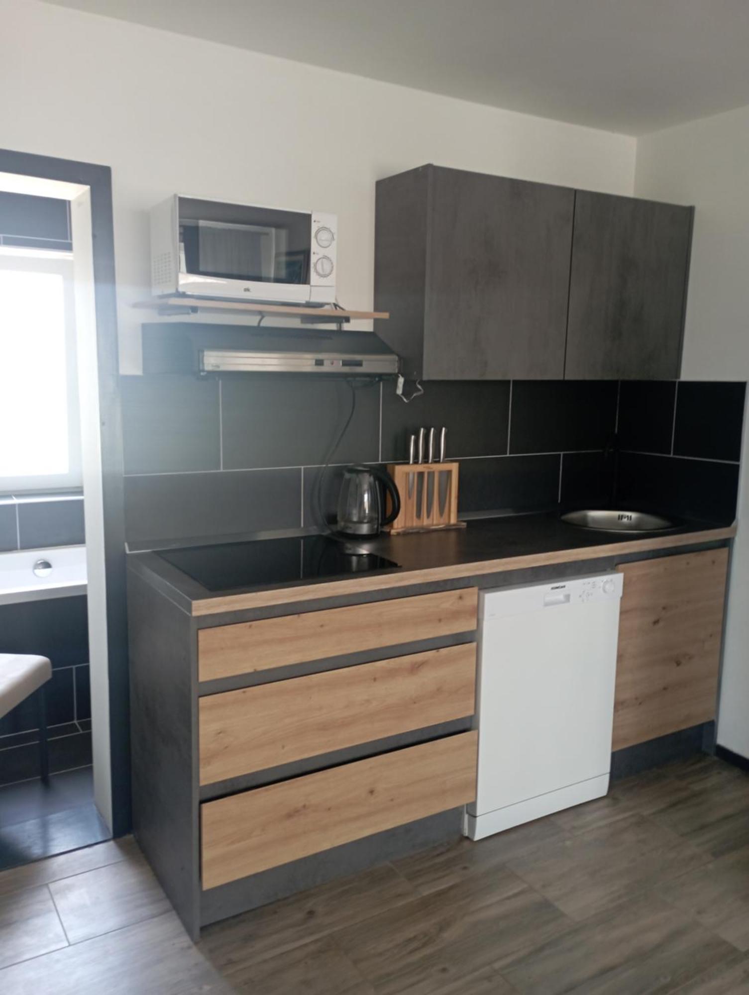Apartments Frigan Maslenica Buitenkant foto